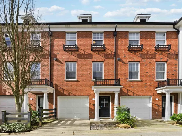 19572 Fraser Way #18, Pitt Meadows, BC V3Y 0A9