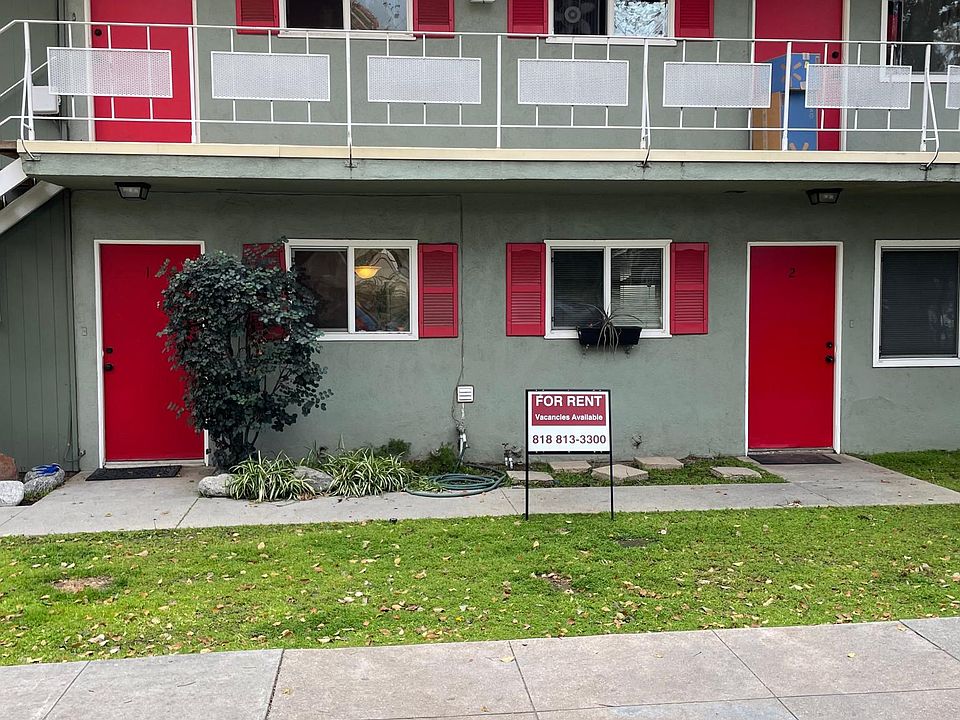 1st image of 330 E Bellevue Dr #2