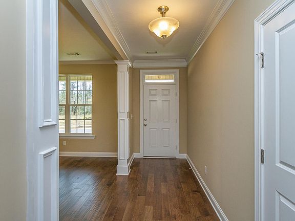 3rd image of 181 Caroleton Dr