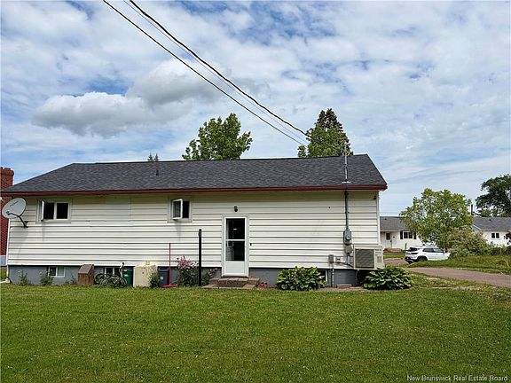 5th image of 100 Leeside Dr