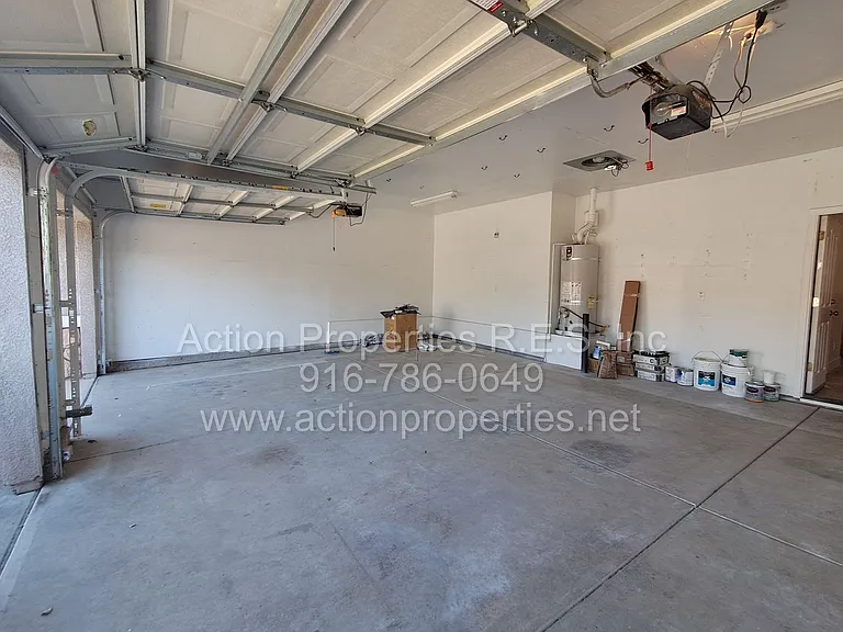 6145 Crater Lake Dr — Photo 56