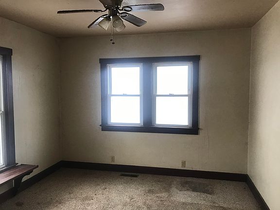 5th image of 141 N Stanley St