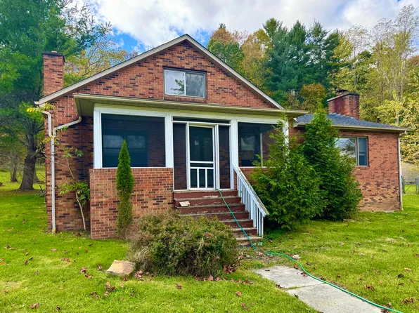 993 Meadow Bridge Rd, Meadow Bridge, WV 25976