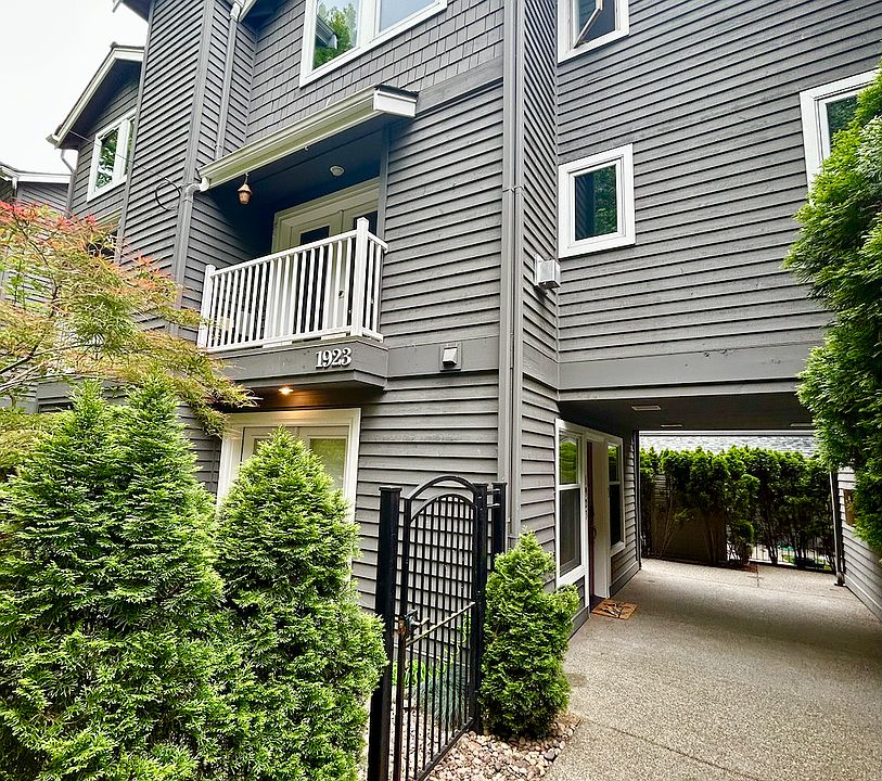 1st image of 1923 42nd Ave E