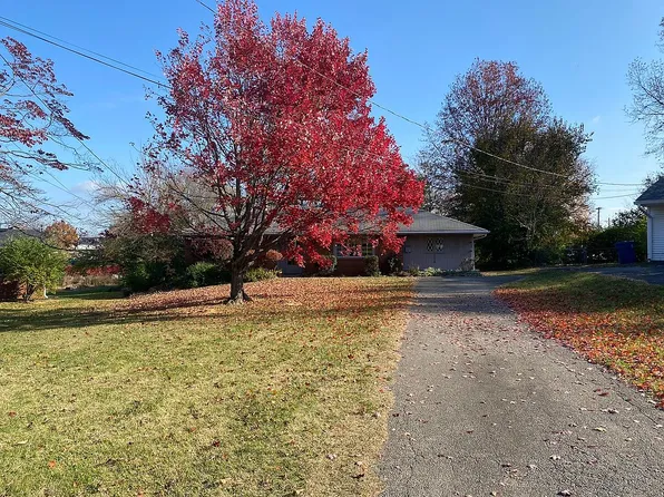 6200 Hillcrest Ct, Crestwood, KY 40014