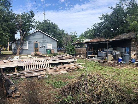 3rd image of 520 N Browning St