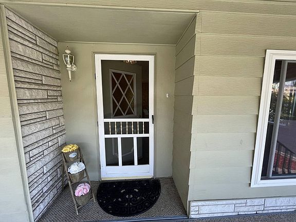 3rd image of 3156 Oakbridge Dr #3156