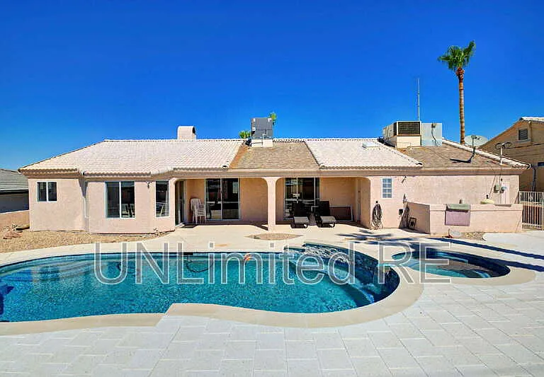 304 Acoma Blvd S — Photo 26