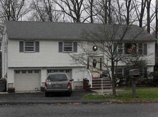 24 Toms Lake Rd, Wayne, NJ 07470