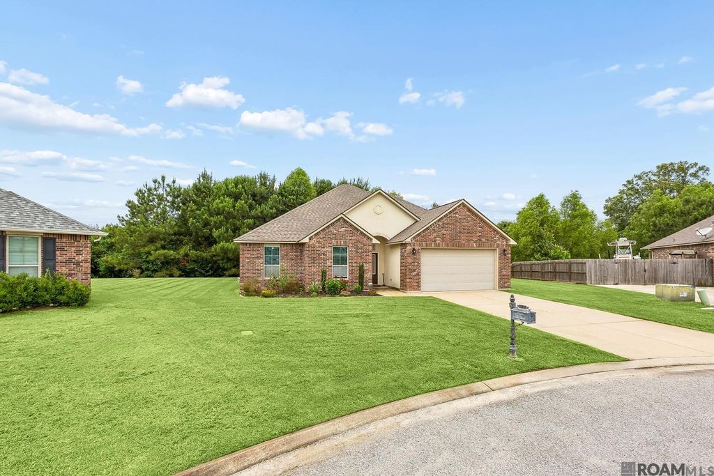 10564 Braves Ave, Denham Springs, LA - View 2