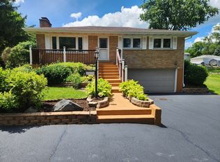 3911 Eastway Dr, Island Lake, IL 60042