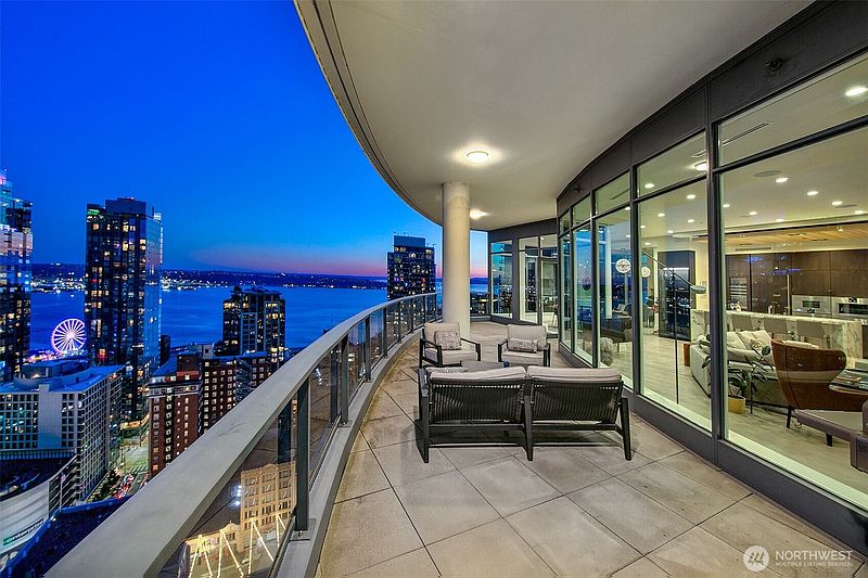 3rd image of 1920 4th Avenue #3102