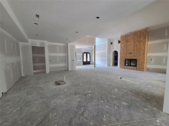 5th image of 5948 McCoy Rd