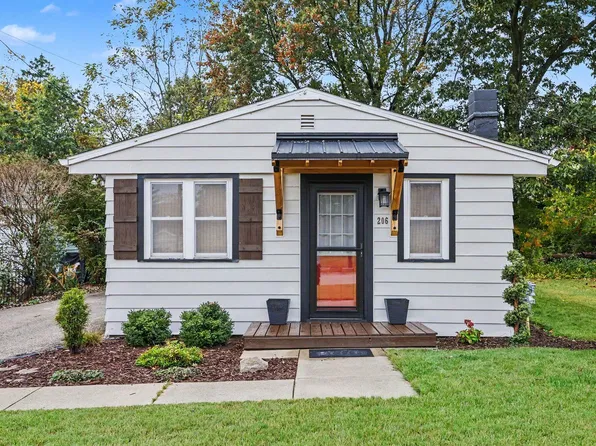 206 Ward Ave, Saint Joseph, MI 49085
