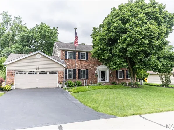 22 Colonade Ct, Saint Charles, MO 63303