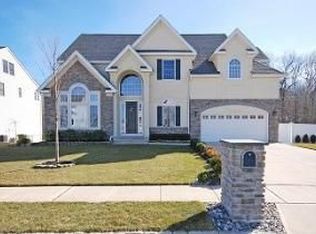 42 Bracken Ct, Howell, NJ 07731