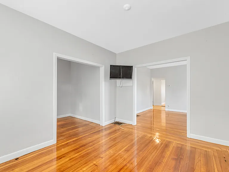 17 Weymouth Ave #1 — Photo 3