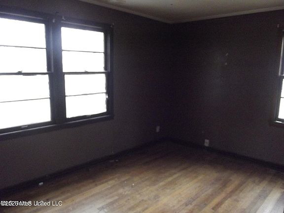 5th image of 132 Mount Carmel Dr