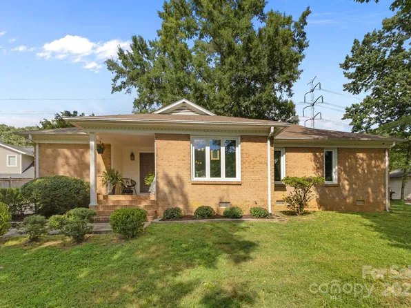 7001 Pleasant Dr, Charlotte, NC 28211