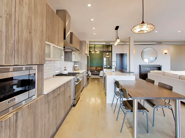 1902 W Division St #4S — Photo 15