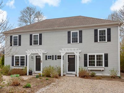 64 Pelican Ln #B, Falmouth, MA, 02540