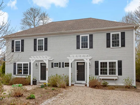 64 Pelican Ln #B, Falmouth, MA 02540