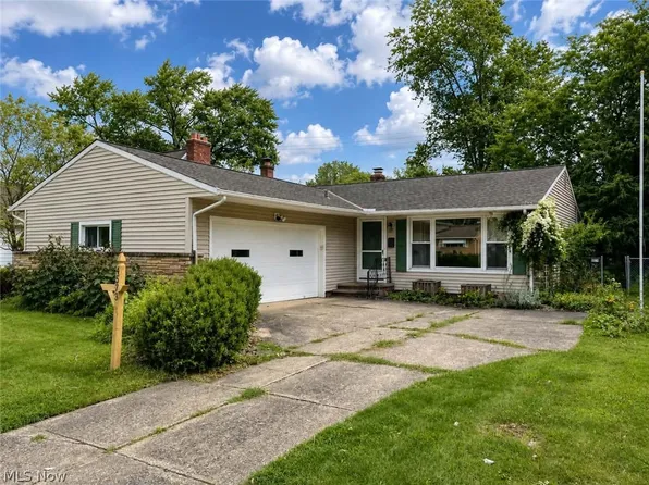 4573 W 225th St, Fairview Park, OH 44126