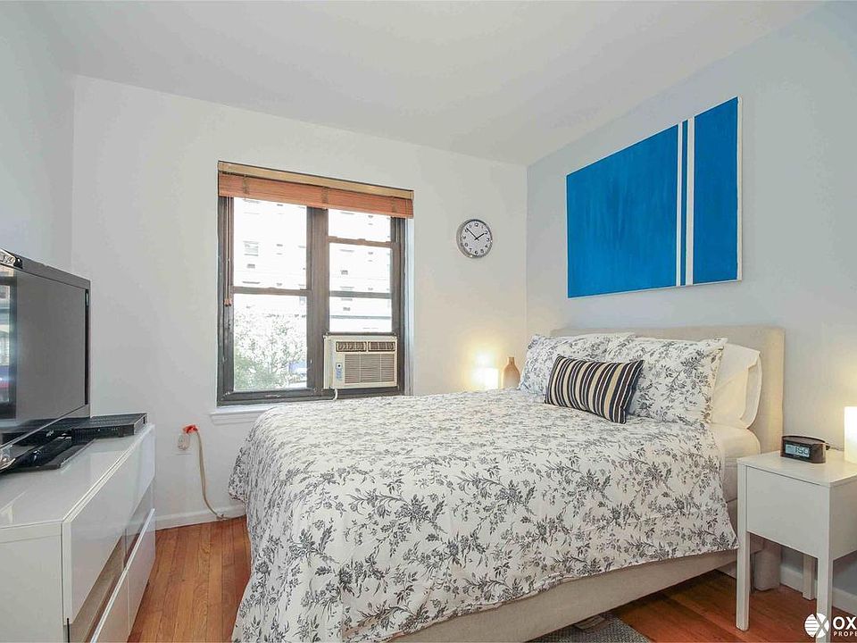 1st image of 312-320 W 23rd St #1G