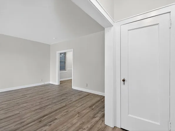 784 Avenue C image 8 of 25