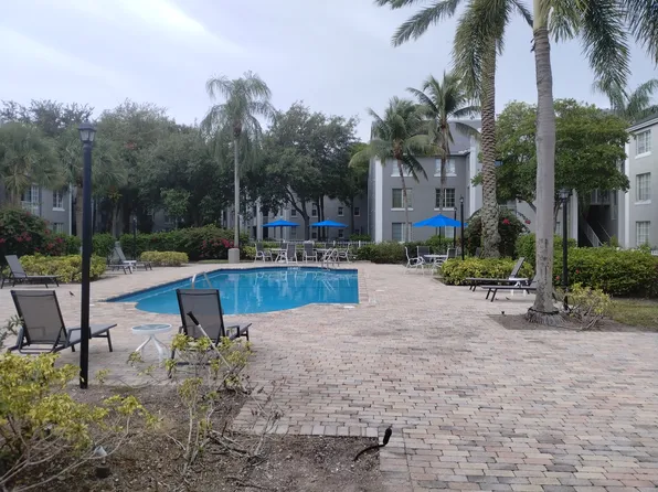 620 SW 111th Ave APT 203, Hollywood, FL 33025