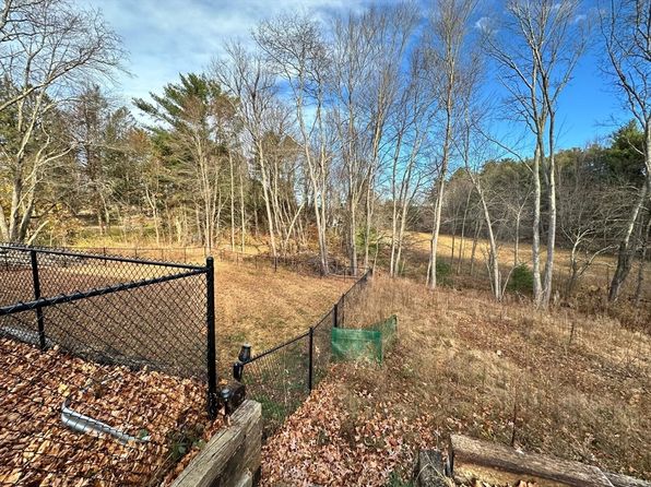 91 W Main St, West Brookfield, MA 01585
