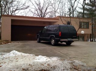 11620 Timberline Rd, Minnetonka, MN 55305