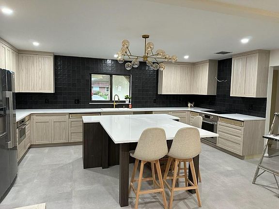 4th image of 7676 Overlook Drive
