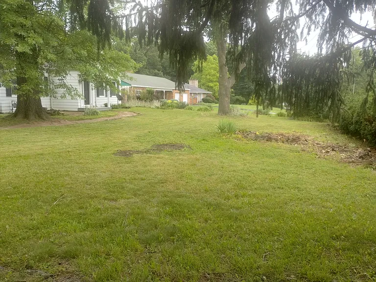 3950 Riverside Dr — Photo 34