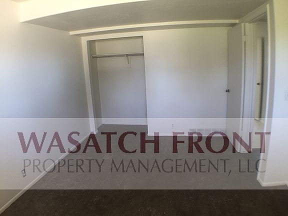 3rd image of 2214 W Bonniebrook Dr APT B