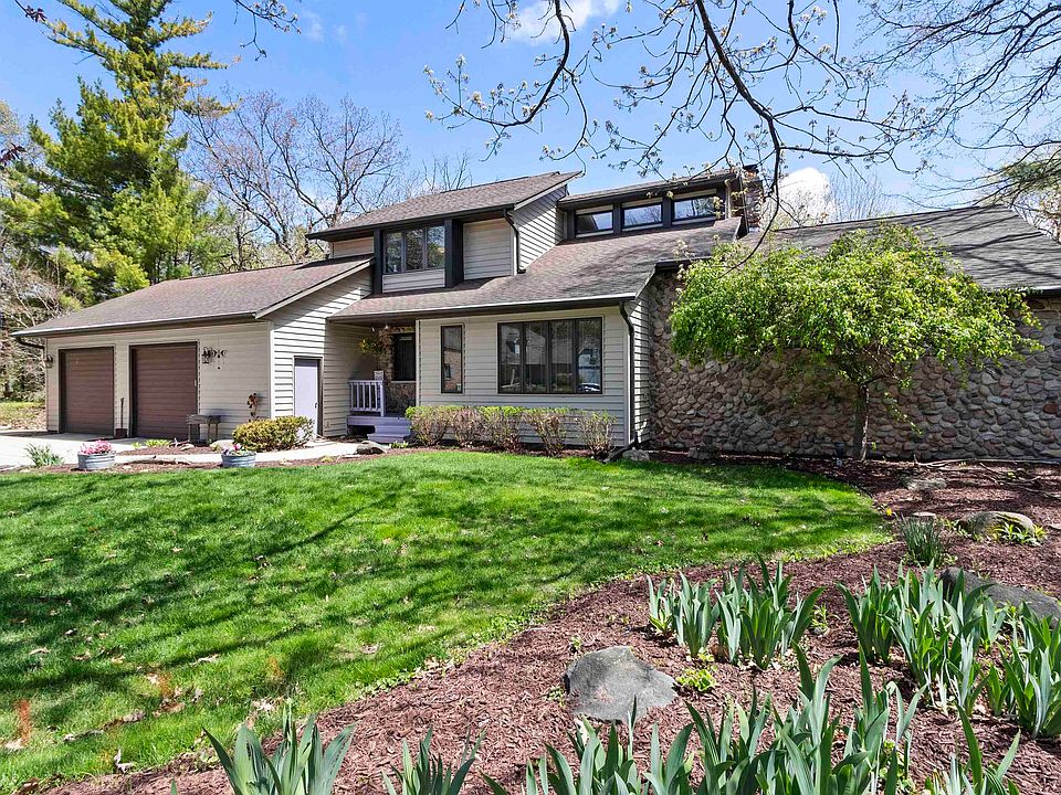 1st image of 125 Traders Point Ln