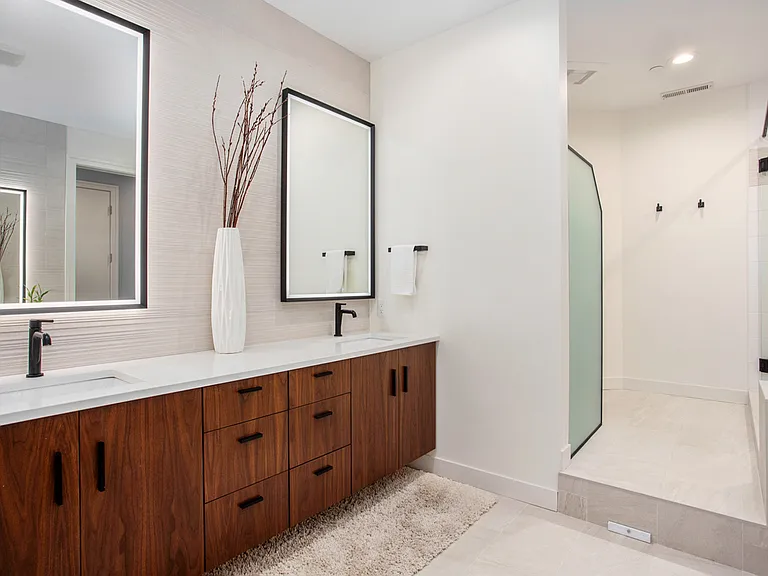 335 Bridge St NW #15 — Photo 18