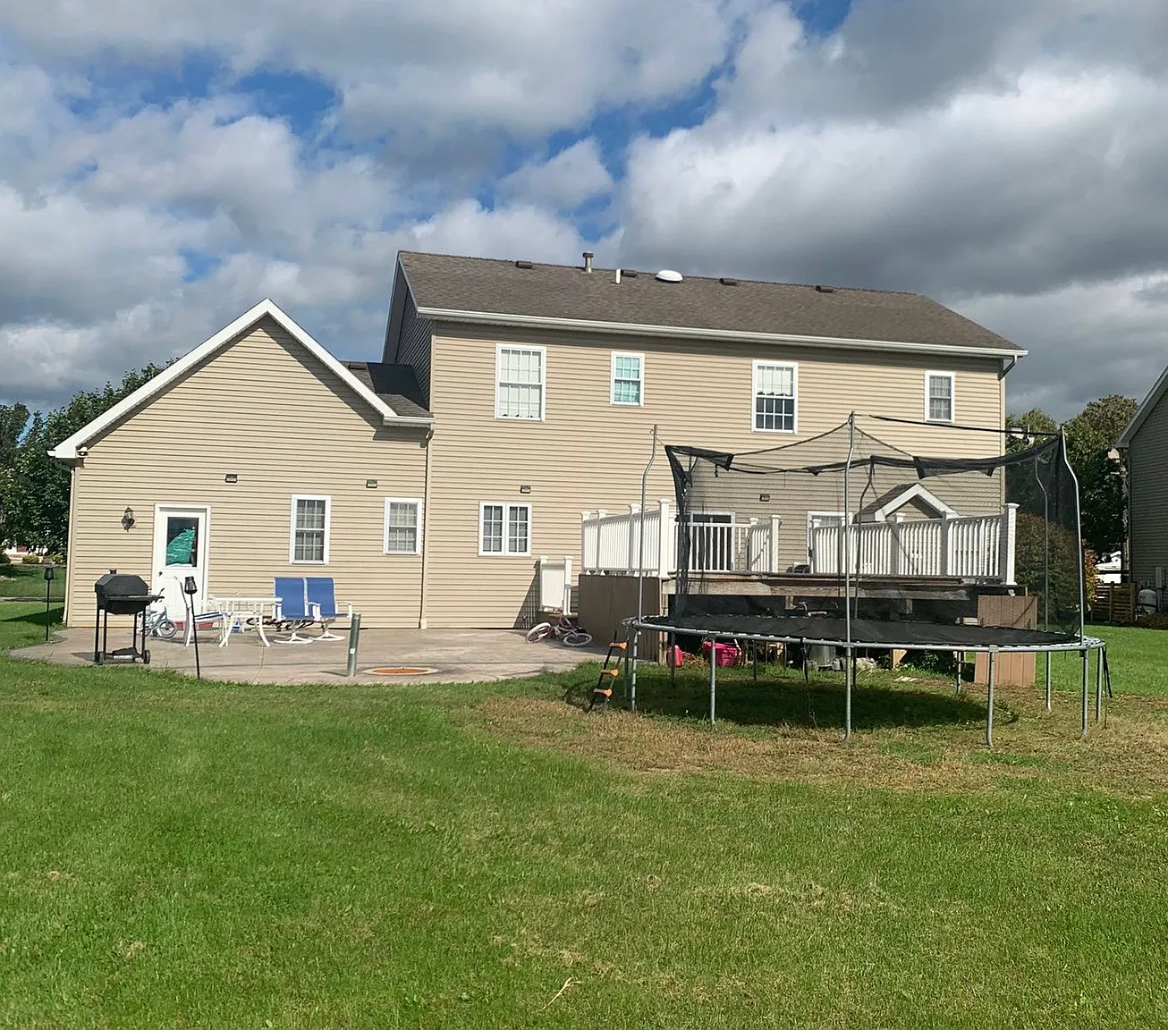 4 bed, 2129 sqft, $3,500 — Photo 2