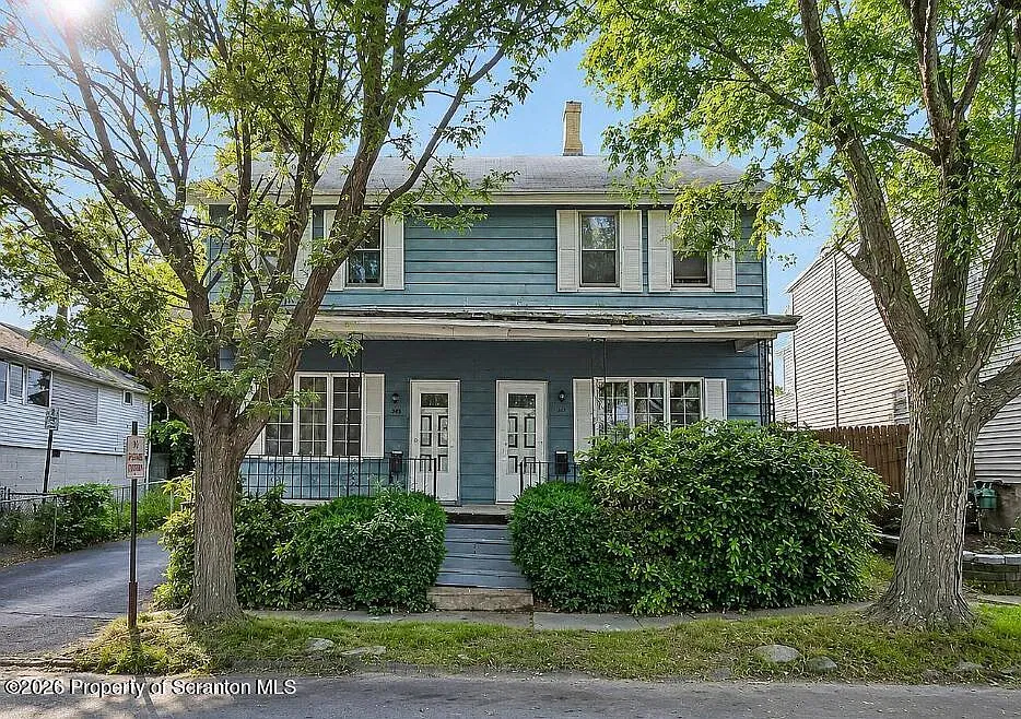 307 N Everett Ave