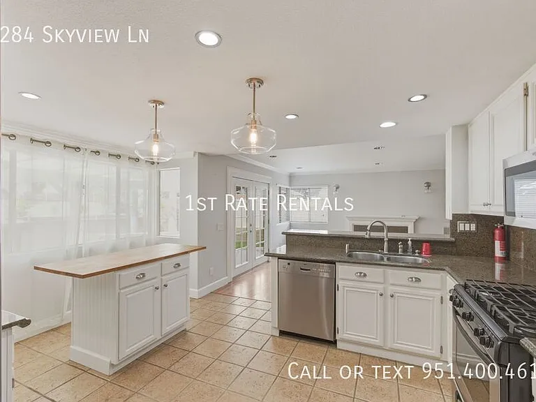 3284 Skyview Ln — Photo 5