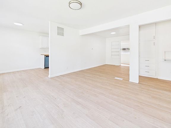 5th image of 3232 S Gordon Ave