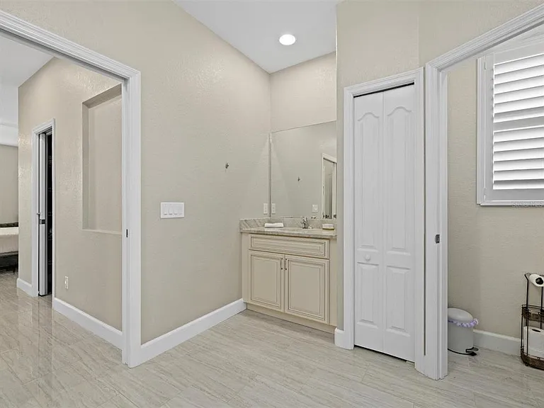 340 McCabe St — Photo 19