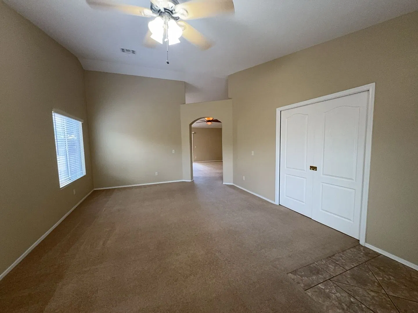 Beautiful 4 Bed/ 2Bath home in Canyon De Flores — Photo 4