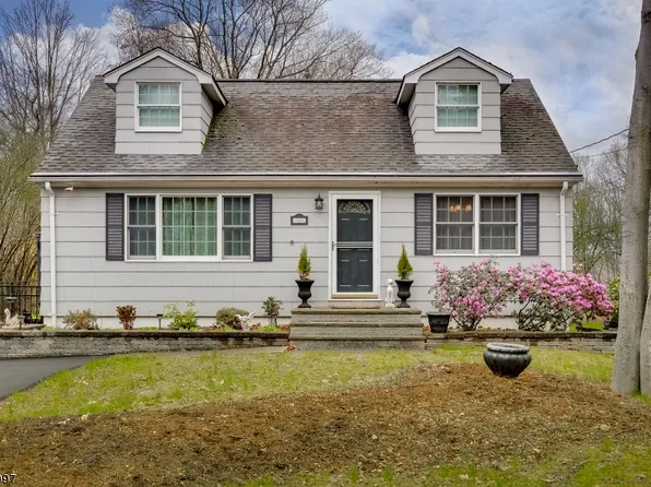 10 Hickory Dr, Oakland, NJ 07436