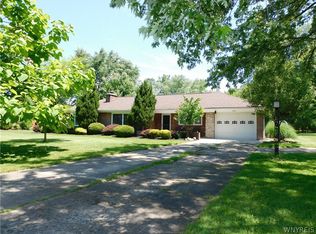 5085 Brookfield Ln, Clarence, NY 14031