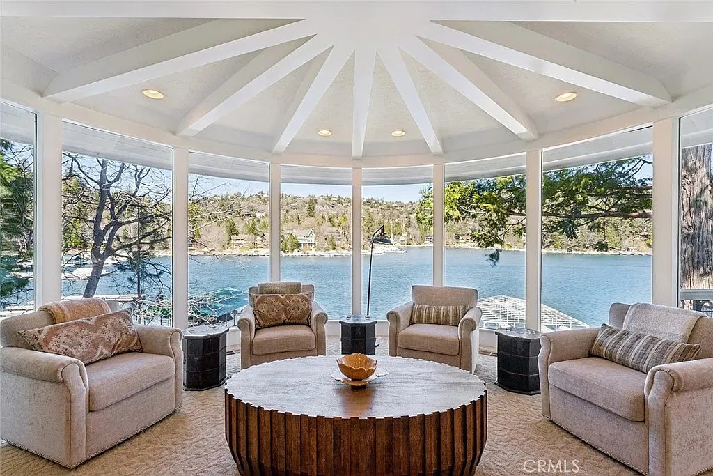 8 bed, 8.5 bath, 7375 sqft, $22,000 — Photo 2