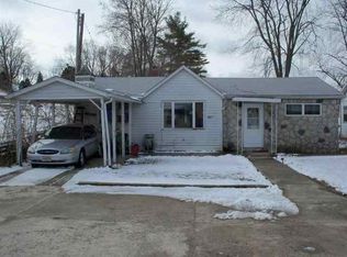 8821 E Hatchery Rd, Syracuse, IN 46567