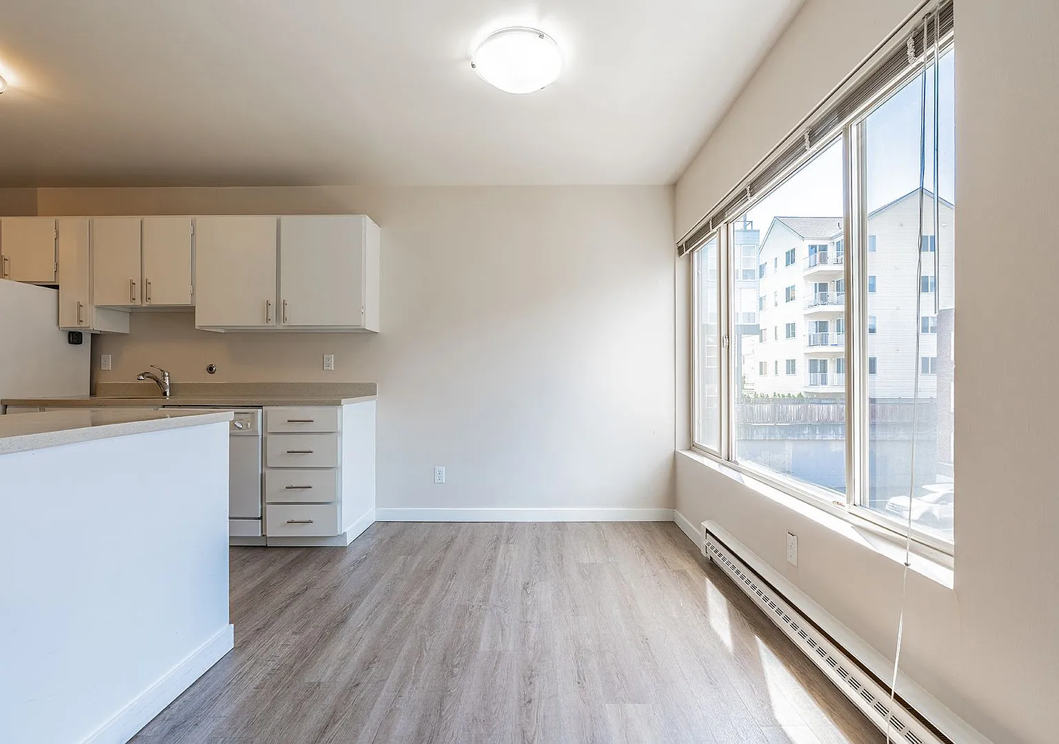 Camelot Apartments — Photo 4