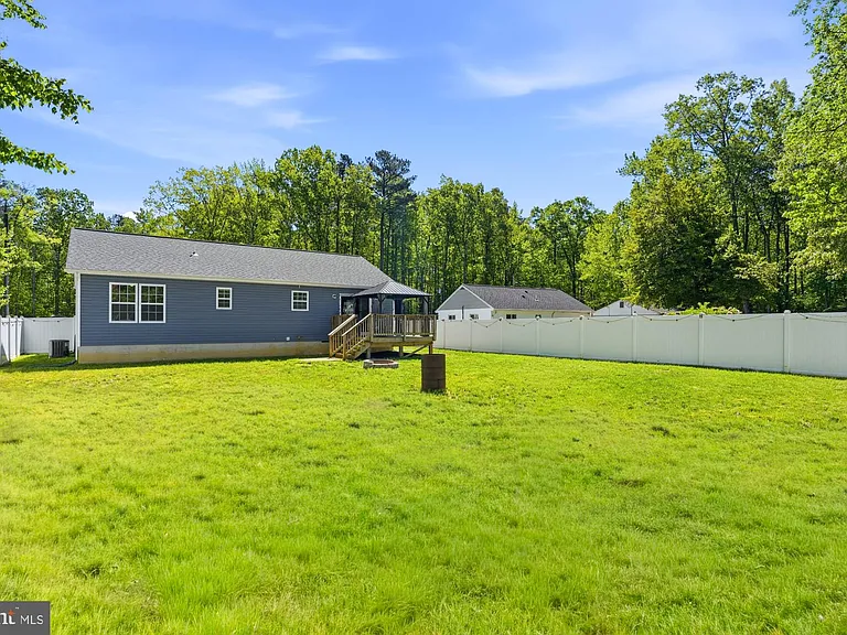 283 Shorewood Dr — Photo 30