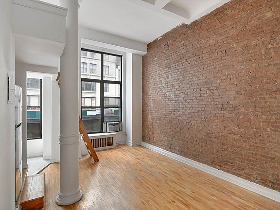 4th image of 220 Park Ave S APT 2A